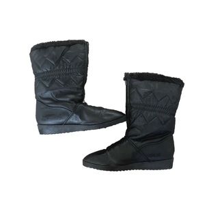 Danexx Weather Resistant Women’s Black Boots Size 8